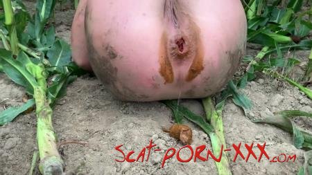Devil Sophi - Extremely dirty with rubber boots in the field on the way - Big pile - Solo, Shit [FullHD 1080p]