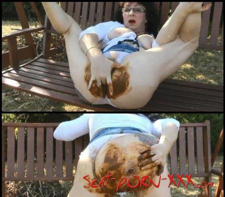 Chienne Mary French scat slut - Poop in my panty outdoor - Milf Scat - Hairy, Outdoor [HD 720p]