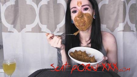 DirtyBetty - Real Scat Breakfast - Solo Scat - Eating, Teen [FullHD 1080p]