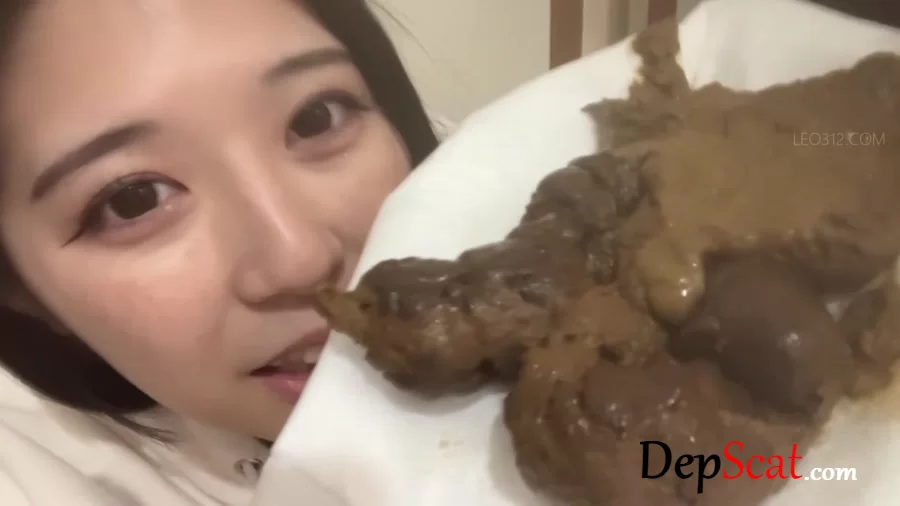 Solo - Erotic Self-Portraits of Girls Pooping PART-2 - JG-561 - Asian, Defecation [FullHD 1080p]