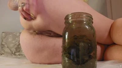 Lady Tsunam - Poo in a Glass Jar - Solo - Natural Shit, Scatology [HD 720p]