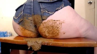 Daisy - Dukes Dump Dinner - EfroLesbians - Pooping Jeans, Solo [HD 720p]