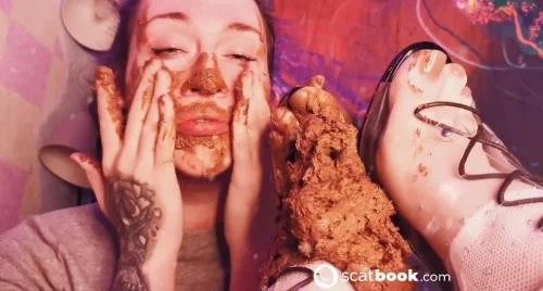 SweetBettyParlour - Creamy Shit x Giant Sexy Feet - Scatbook -  [FullHD 1080p]