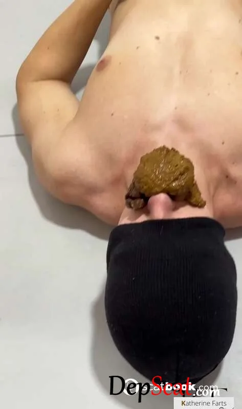Katherine Farts - Pile of shit - Scatbook -  [HD 720p]