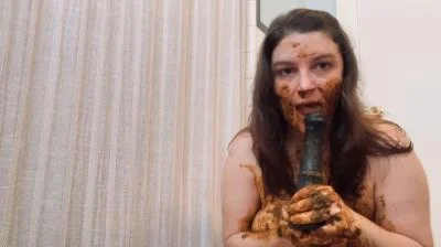 Layla Lee - Dildos Panties And Shit - Laylaleescat.com - Amateur, Defecation [FullHD 1080p]