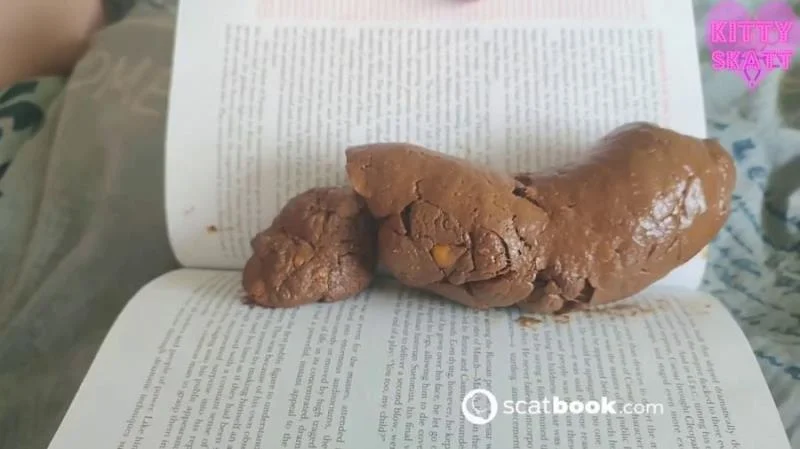 Kitty Skatt - The Book Critic This Book - Scatbook.com - Solo, Fetish [FullHD 1080p]