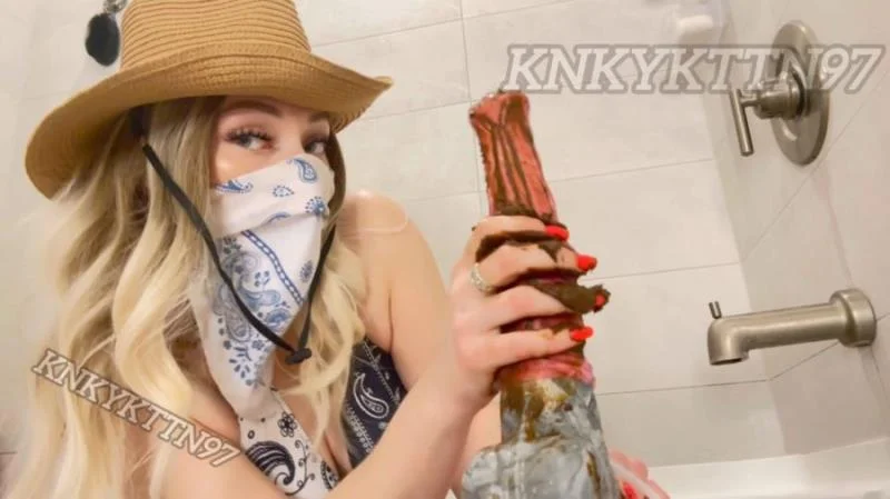 KnkyKttn97 - Cowgirl Goes for a Ride - Scatting - Solo, Shit [FullHD 1080p]