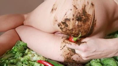 Sabrina Dacos - Packing Heat - Scatting - Defecation, Solo [FullHD 1080p]
