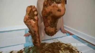 Ella Dearest aka Efro Ella - Barefoot Poop Trampling - Scatbook.com - Solo, Defecation [HD 720p]