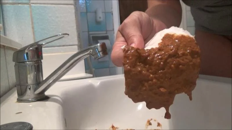 Mistress Roberta - Huge Diarrhea In Sink - Scatshop.com - Fetish, Romanian [SD]