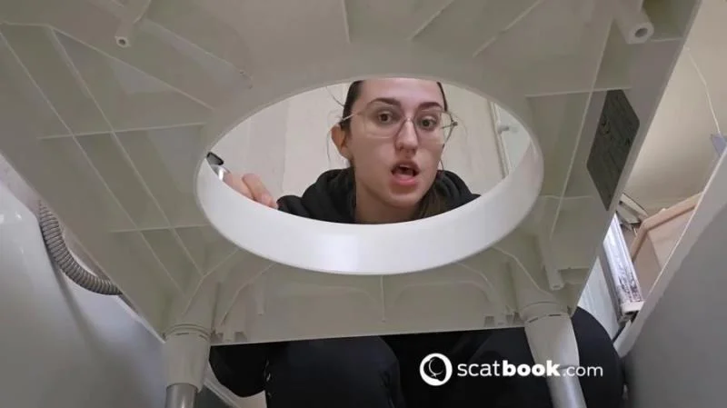Miss Lith - Shitting 01 - Scatbook.com - Shit, Spain [HD 720p]