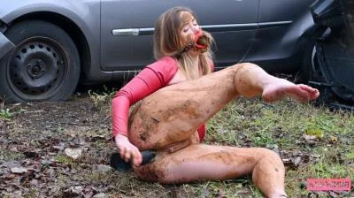 Niniunini - EAT DOG SHIT FOR CHRISTMAS - Play Anal - Outdoor, Toy Play [UltraHD 4K]
