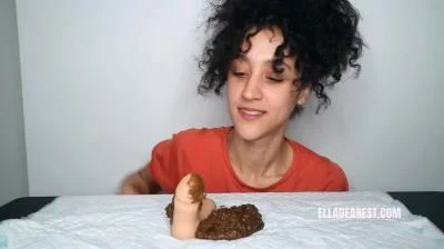 Ella Dearest aka Efro Ella - PEE PEE POO PLAY - Scatbook.com - Solo, Defecation [HD 720p]