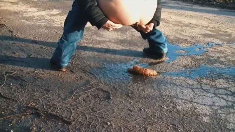 Mia Skye aka MiaRoxxx - German Countryside Poop - Filthygrid.com - Germany, Dirty Anal [HD 720p]