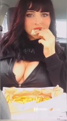 French fry feeding time for slav - DarkFans.com - Solo, Toilet Slavery [UltraHD 2K]