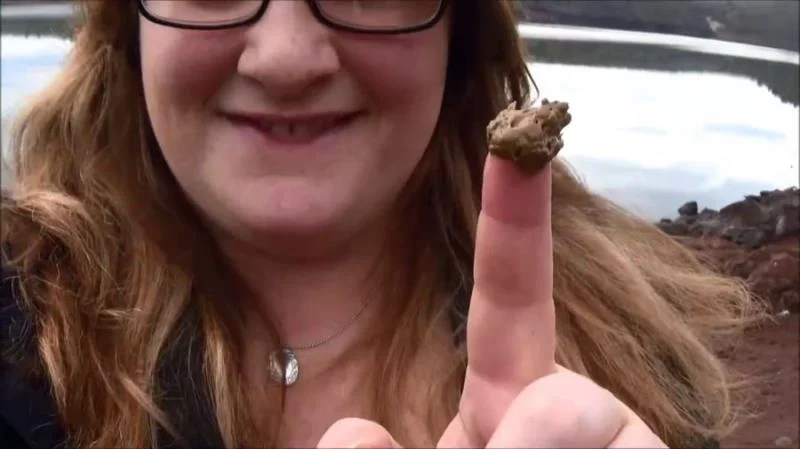 Reservoir Dumps Shit - BBW Scat - Solo, Outdoor [FullHD 1080p]
