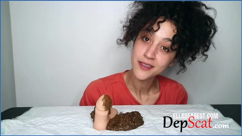 Ella Dearest - PEE PEE POO PLAY - Scatbook -  [HD 720p]