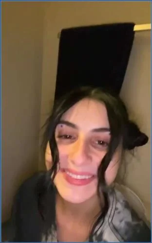 Kaitlyn Katsaros - Midnight pee with Kait lmao - Scatbook -  [HD 720p]