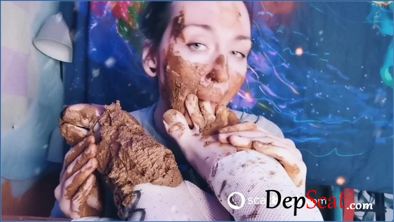 Sweet Betty Parlour - Creamy Shit x Giant Sexy Feet - Scatbook -  [FullHD 1080p]