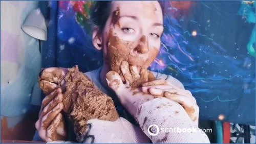 Sweet Betty Parlour - Creamy Shit x Giant Sexy Feet - Scatbook -  [FullHD 1080p]