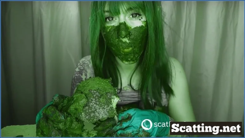 Sweet Betty Parlour - Femdom I am the Green Giant HD 720p