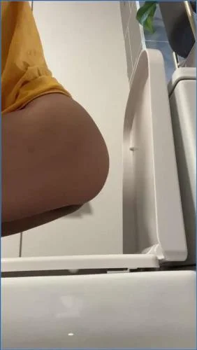 Ella Dearest - VIEW FROM BESIDE MY TOILET - Scatbook -  [FullHD 1080p]