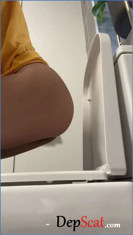 Ella Dearest - VIEW FROM BESIDE MY TOILET - Scatbook -  [FullHD 1080p]