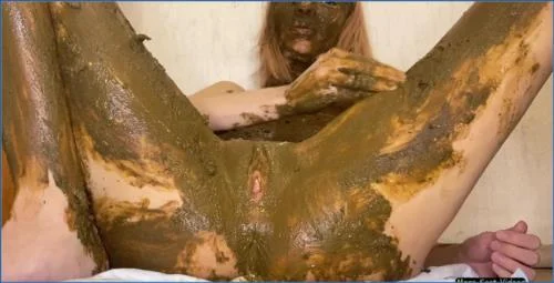 Veronika's wild Scat and Dirty Fisting romp from Russia