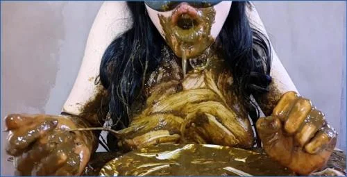 Anna Coprofield's Private Dinner with Shit Eating and Smearing