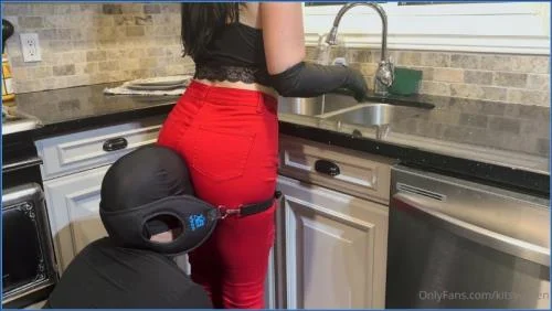 Queen Kitsy's Scat in Femdom Fart Worship: Hardcore Canadian Scat, Farting, and Copro Play