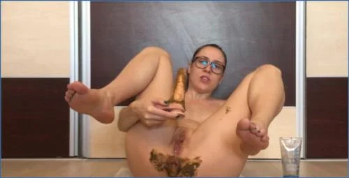 Josslyn Kane Solo: heavy Romanian Scat Play with Fisting and Peeing