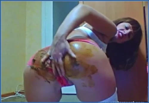 Santara's Dutch Scat Collection: Creamy Shit Eating and Piss