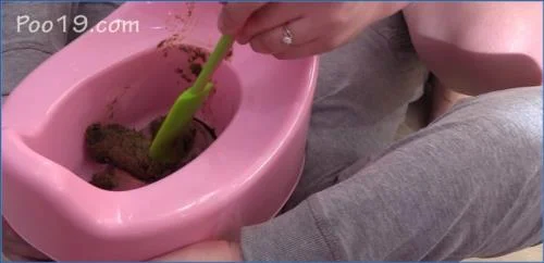 MilanaSmelly Devours Fresh Shit While Humiliating Her Slave