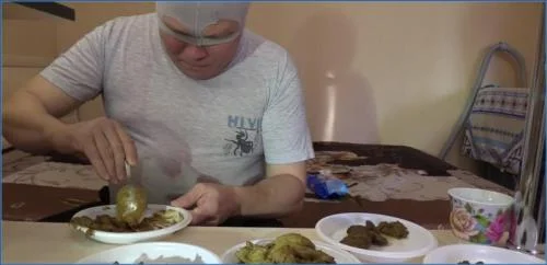 MilanaSmelly's New Year's Shit Eating with Vomit and Smearing