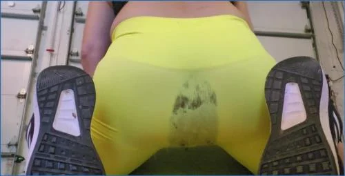 BetweenMyCheeks Shows Off Her Big Ass in Solo Panty Pooping