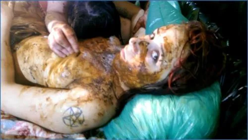 Astra Celestial Lesbian Shitting and Smearing in Facesitting Orgy