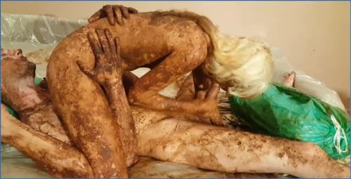 AstraCelestial Shits and Smears in Wild Lesbian Scat Action