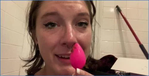 Missellie Takes Charge in Solo Toilet Play - Peeing, Shitting