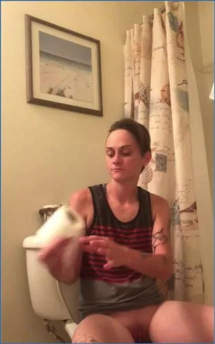 Missellie's Grubby Solo Scat Set with Peeing and Verbal Humiliation
