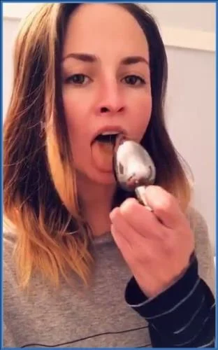 LilbuttLex Smears and Swallows Her Own Kaviar in Wild Scat Run