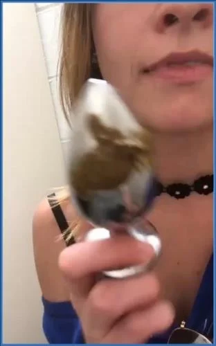 LilbuttLex Dives into Extreme Kaviar, Ass to Mouth, Anal and Pee