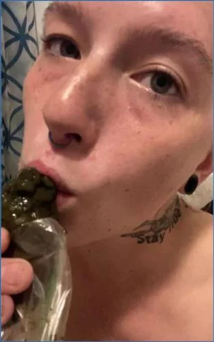 Missellie Shits, Smears, and Drains the Bowl in Solo Scat Porn