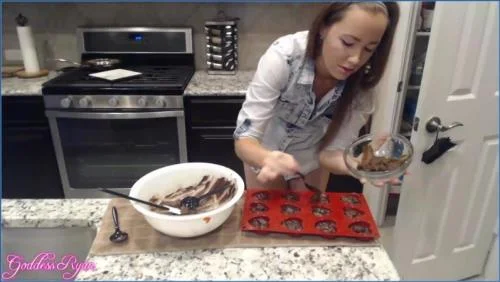 Goddess Ryan Pissing and Shitting in Heart-Shaped Fudge - Scat &