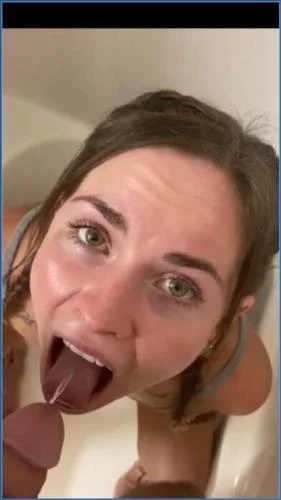 LilbuttLex Shits Kaviar and Smears Her Own Poop in Wild Scat Run