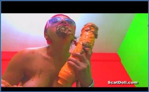 Doll Eats Her Own Shit with a Big Dildo in a Solo Scat Porn Release