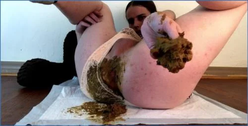 Emily Milk Smears Fresh Shit Over Her Peach Panties in Solo