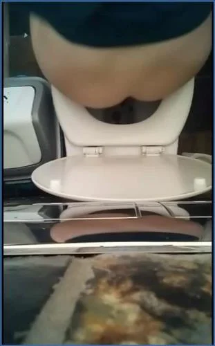 Liglee Takes Charge in Peeing and Shitting Solo Smearing Feast