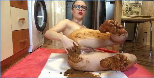 Ella Gilbert Solo Online: Shitting, Smearing, and Peeing Humiliation