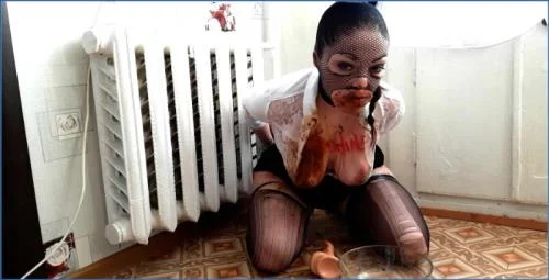 Scatlina Fists and Smears Her Own Shit in Solo Piss Scat Porn