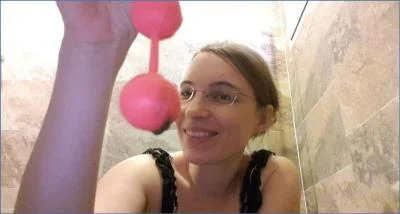 LittleMissKinky Delivers Filthy Smearing and Pooping in Gummy Bears